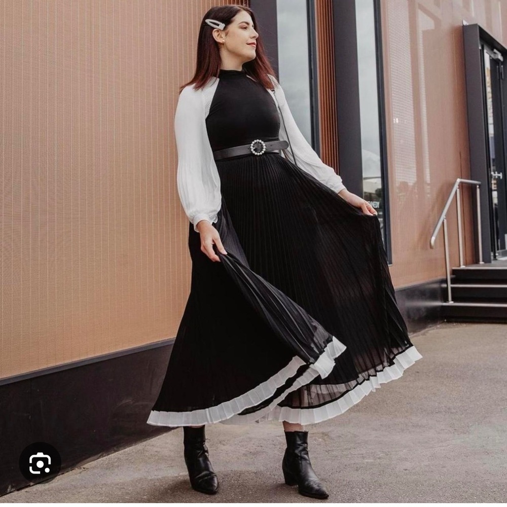 Zimmermann Black and White Maxi Dress - Picture 3 of 16